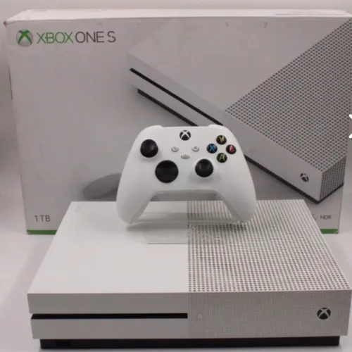 Xbox One s 1 terá (10x de  145,00 no cartão) jogos em em mídia física e digital