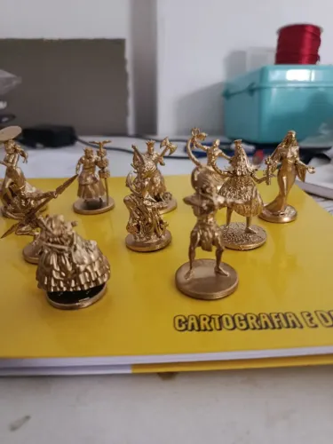 Mini estátuas de orixás