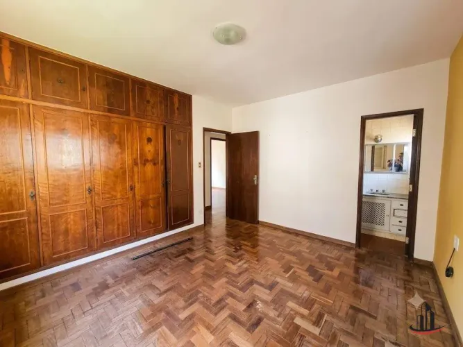 Casa à Venda em Uberaba  Bairro Estados Unidos | 3 Quartos (1 Suíte) | Próximo à Praça Car