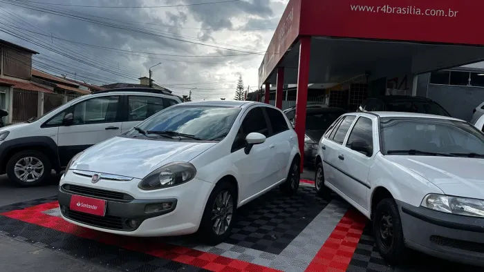 Fiat Punto Essence 1.6 Flex 16V 5P 2015