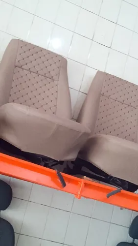 Banco de a base de troca reforma indireta interior do seu carro e de Guto 100% ou sinté