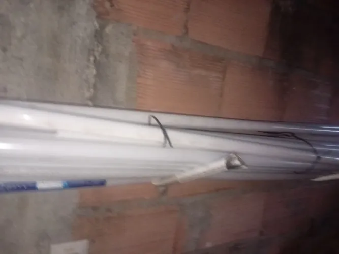 Lampadas tubular azul e fria