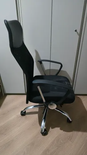 Cadeira Presidente Giratória e Função Relax