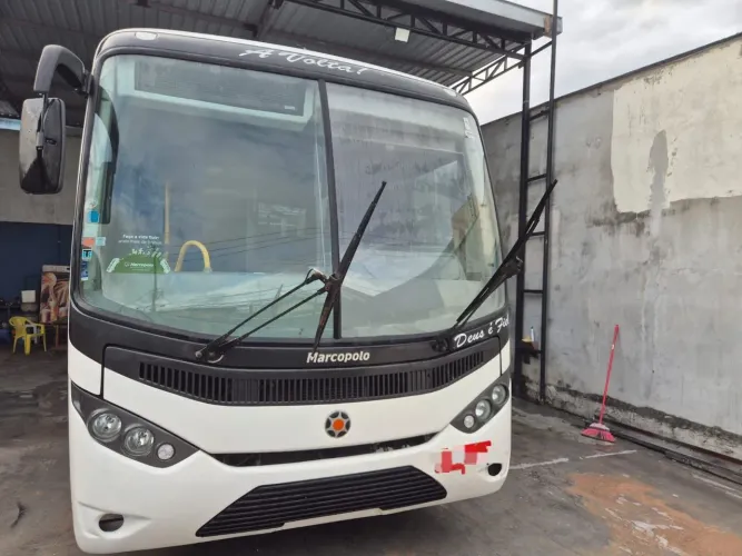 Vende-se 2 ônibus IDEALE e 1 micro-ônibus