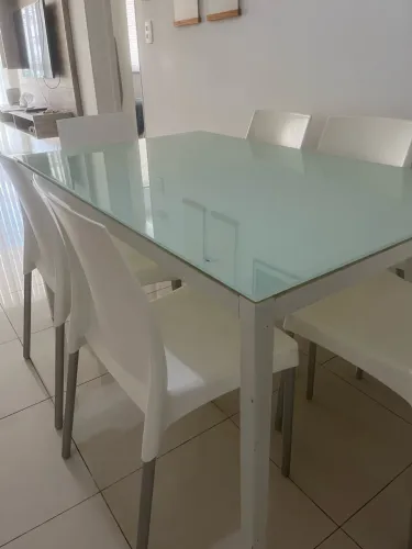Conjunto Jantar Mesa Metal Tubular Branca Tampo Vidro Fosco + 6 Cadeiras PVC/Aluminio