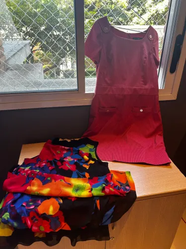 Kit 4 vestidos de marcas conceituadas , TAM M : Gregory e Armazém !