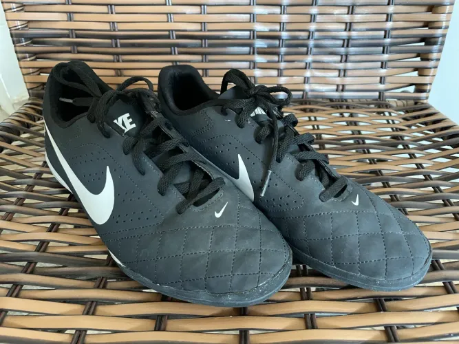 Chuteira Futsal Nike beco II