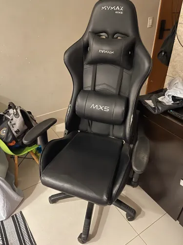 Vendo uma cadeira gamer usada