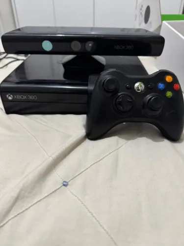 Xbox 360 Super Slim desbloqueado + Kinect