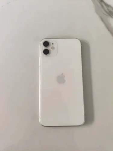 iPhone 11 64GB Branco - Face ID OK / Carcaça Impecável (Tela e Bateria p/ Reparo)