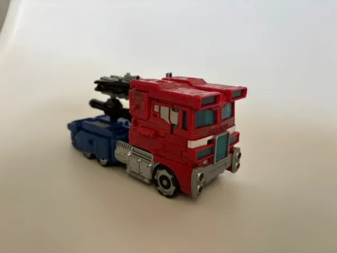TRANSFORMERS WFC SIEGE OPTIMUS PRIME
