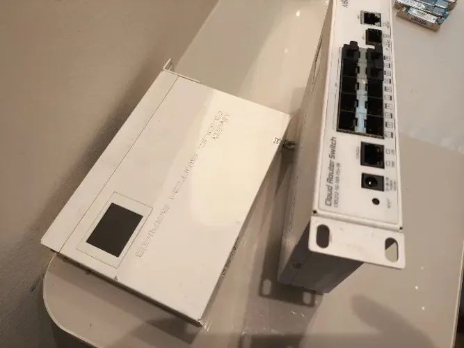 Switch MikroTik CRS212-1G-10S