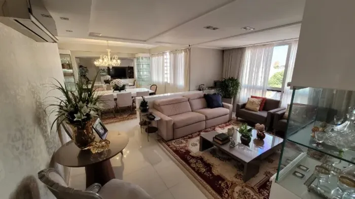 APARTAMENTO À VENDA NO EDIFÍCIO FOREST HILL - PETRÓPOLIS 180 metros
