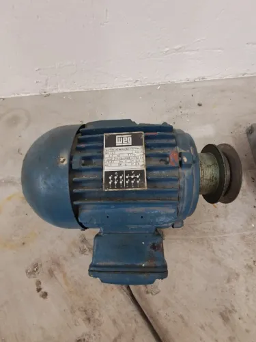 Motor Trifásico WEG 90s 1180rpm 1,5 CV 220/380 V