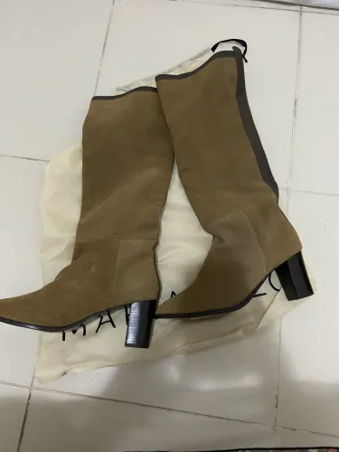 Bota linda da Maria Filó 39