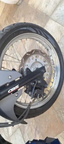 Vendo moto muito conservada.