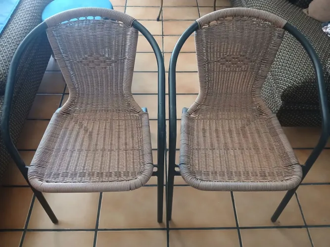 Kit de duas cadeiras Romanas de junco sintético na cor bege