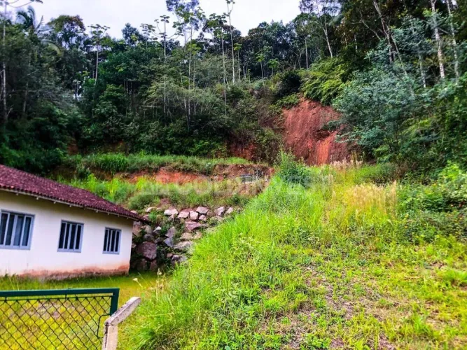 Terreno no bairro Bateas 825 m²