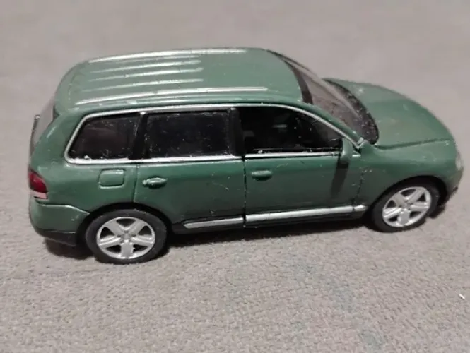 Miniatura Volkswagen Touareg Welly - com detalhes conforme fotos