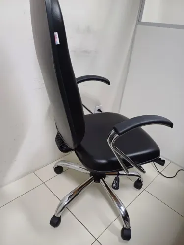 Vendo 02 Cadeiras Presidente
