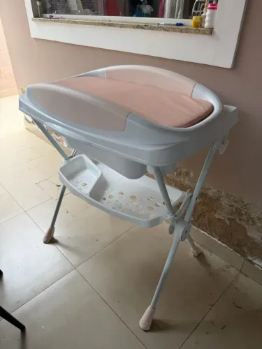 Banheira com trocador.