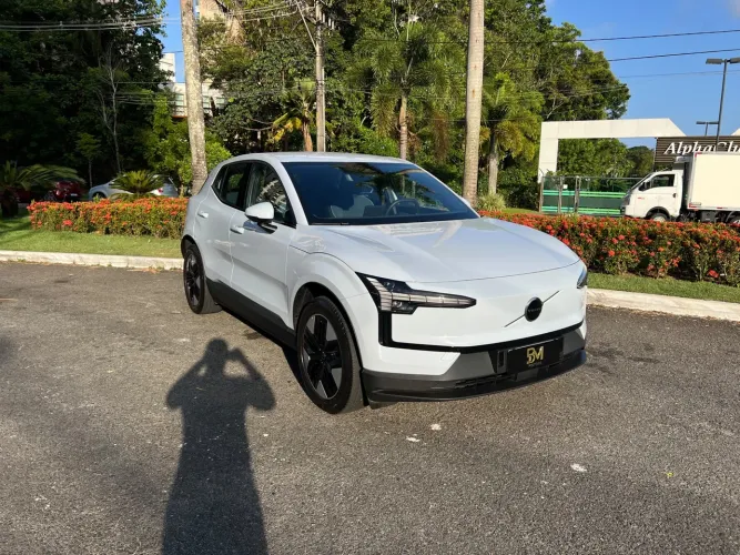 Volvo EX30 E60 Core (elétrico) 2024