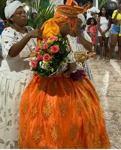 Roupa de rum completo/ uma saia laço da cabeça e peito