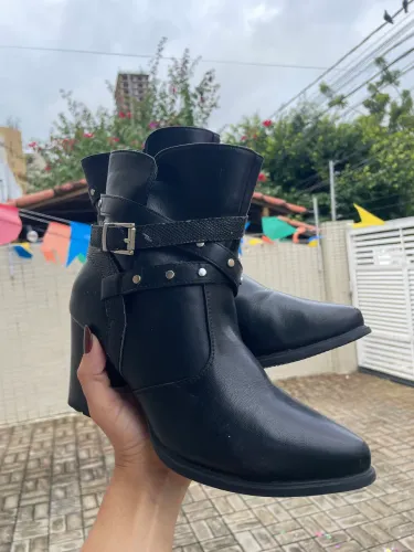 Bota cano baixo preta
