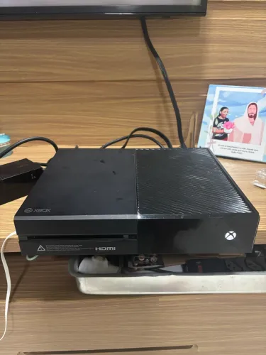 Xbox one + controle + gtaV