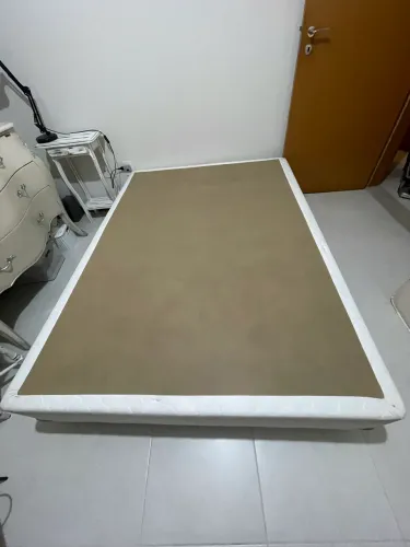 Box cama casal (sem colchão)