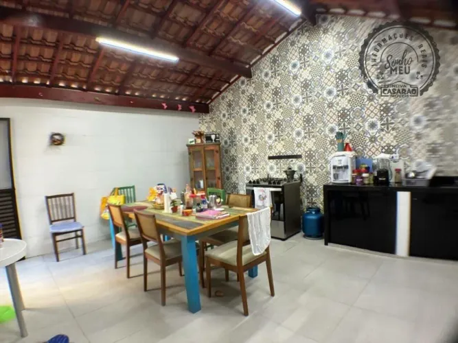 Canto do Forte  130 m²  3 Dorms com Suíte  2 Vagas  Localização Top
