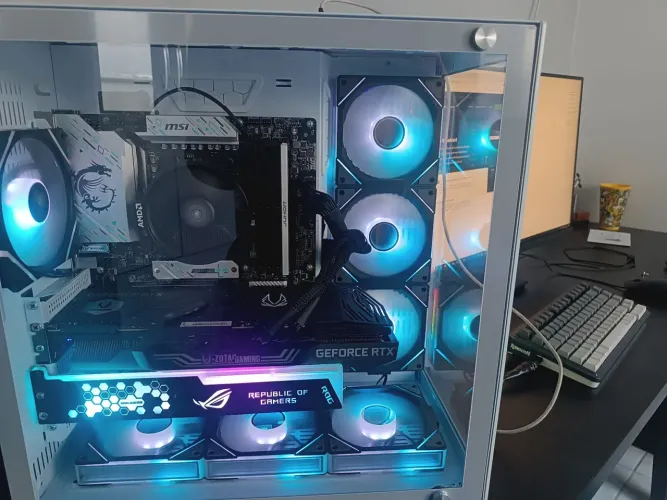 # ? PC Gamer / Workstation High-End | RTX 3090 24GB | Ryzen 5 7600 | AM5*