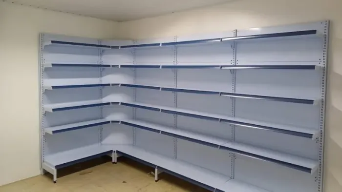 Gôndola laterais, ideal para otimizar corredores.