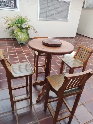 Mesa Bistrô em madeira maciça 