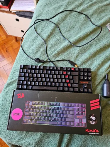 TECLADO KUMARA - 5 teclas com defeito