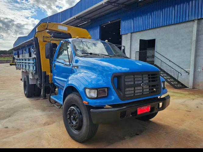 Ford F14.000 com munck 12ton