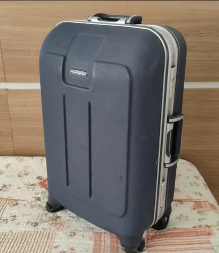 Mala Samsonite média em metal