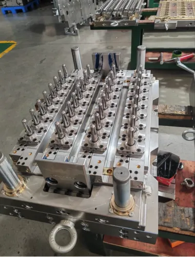 Moldes de injeção de preforma 