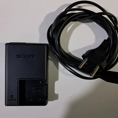 CARREGADOR SONY BC- CSKA