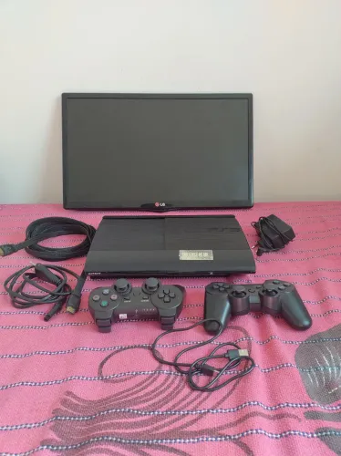 PS3 super slim desbloqueado+ tv LG 24 polegadas+ 2 controles novos e cabos