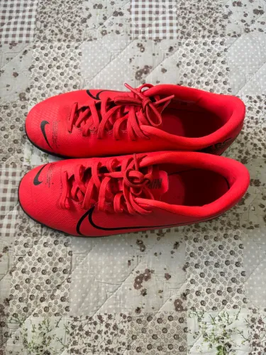 Chuteira Nike Mercurial Vapor 13 rosa