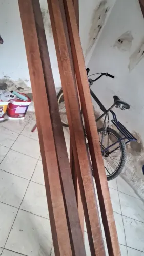 VENDO 10 CAIBROS MAÇARANDUBA COM 6 METROS COMPRIMENTO
