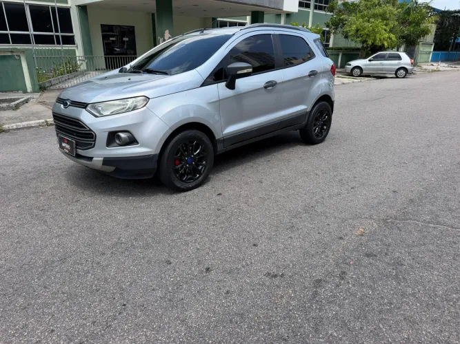 Ford Ecosport Freestyle 1.6 16V Flex 5P 2015