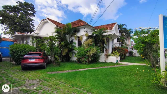 Casa comercial com 7 quartos