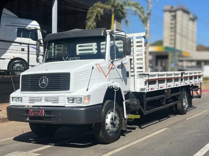 Caminhão MB 1218 Carroceria Gradeada Ñ 710 1318 1718