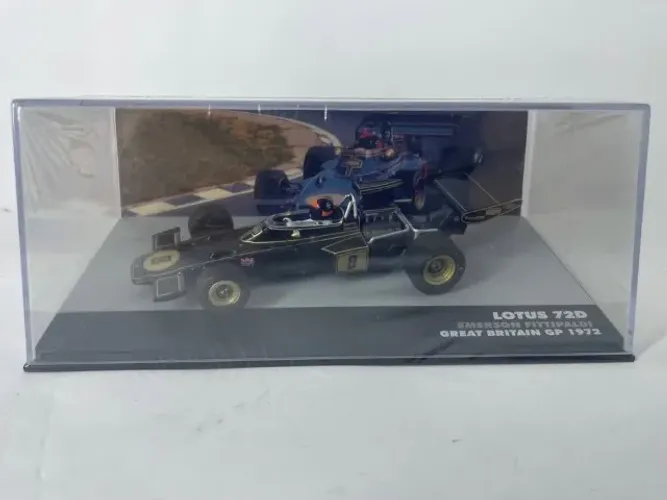 Miniatura Lacrada 1:43 Fórmula 1 Lotus 72D Emerson Fittipaldi Lendas do Automobilismo