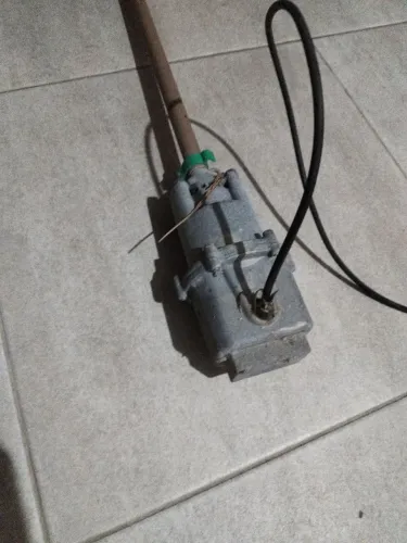 Vende-se uma bomba para poço