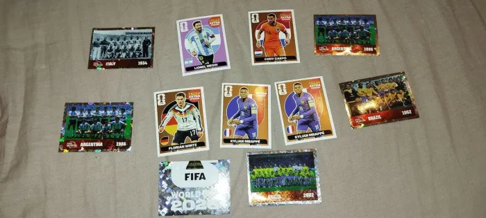 Figurinhas Extra Legend Panini Copa 2026 (Messi, Mbappé, Wirtz e Gakpo)