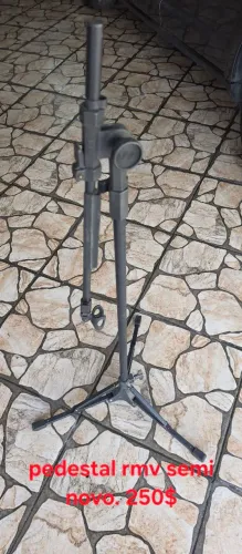 Pedestal de microfone