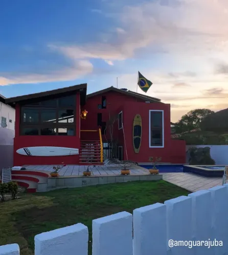 6 quartos e com piscina na praia de Guarajuba!